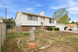 487 Pinecone Dr, Cedar City, UT 84720 - Photo 2