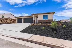 1566 E Centaurus Wy, Washington, UT 84780 - Photo 2