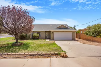 425 W Center St, La Verkin, UT 84745 - Photo 1