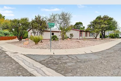395 W Pear Ln, La Verkin, UT 84745 - Photo 4