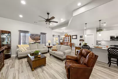 879 N Sandy Talus Dr, Washington, UT 84780 - Photo 14