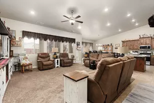 426 N Sage Grouse Dr, Washington, UT 84780 - Photo 6