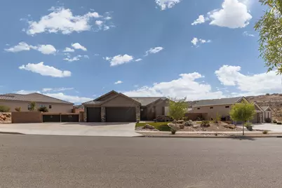 426 N Sage Grouse Dr, Washington, UT 84780 - Photo 2