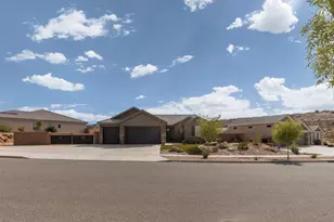 426 N Sage Grouse Dr, Washington, UT 84780 - Photo 2