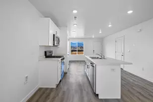 1647 S Sinawava Dr, Washington, UT 84780 - Photo 12