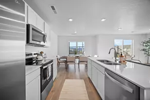 2263 S Wolverine Way, Washington, UT 84780 - Photo 18