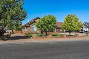 522 S 200 E St, Enterprise, UT 84725 - Photo 2