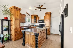 172 E 100 S, Ivins, UT 84738 - Photo 2