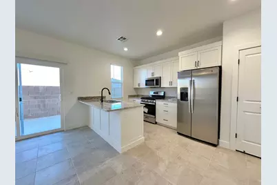 121 N 2480 W, Hurricane, UT 84737 - Photo 2