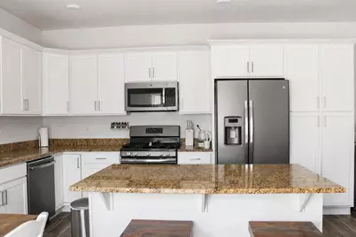 1457 W Topaz Dr #B, Cedar City, UT 84720 - Photo 2
