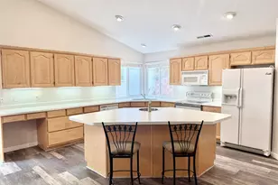 39 N Valley View Dr, Saint George, UT 84770 - Photo 6
