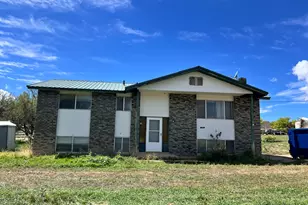 410 E Francisco Ln, Tropic, UT 84776 - Photo 10