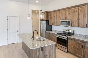 1837 N Sea Eagle St, Cedar City, UT 84721 - Photo 6