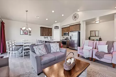 1919 E Fiesta Ln, Washington, UT 84780 - Photo 8