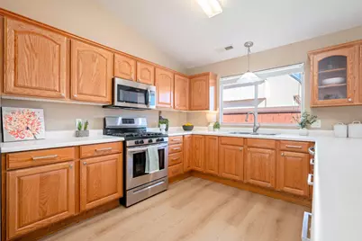 560 W 100 S, Hurricane, UT 84737 - Photo 2