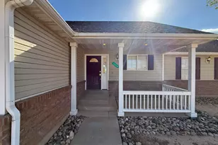 4212 N Quarterhorse Dr, Enoch, UT 84721 - Photo 4