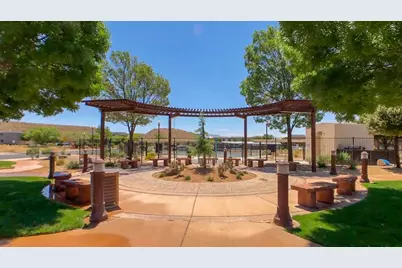 2298 N Park Center Dr, Washington, UT 84780 - Photo 44