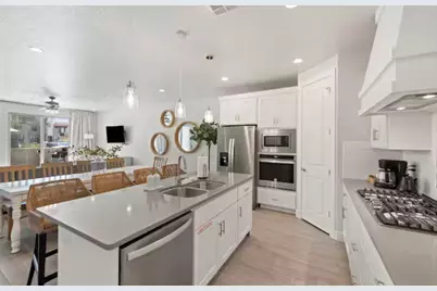 2339 N Park Center Dr #10, Washington, UT 84780 - Photo 4