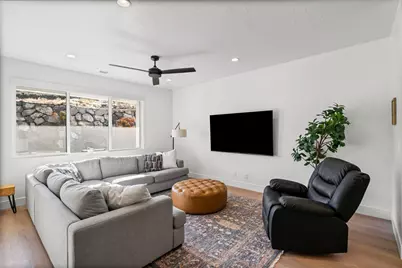 690 E Desert Cactus Dr, Washington, UT 84780 - Photo 8