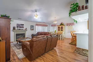 1825 W Mathis Park Pl, Saint George, UT 84770 - Photo 10