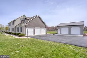 2392 Hazlettville Rd, Dover, DE 19904 - Photo 2