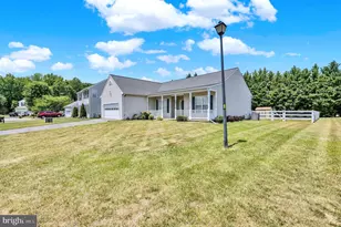 252 Berwick Ln, Dover, DE 19904 - Photo 2