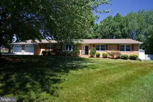 18 N Springview Dr, Dover, DE 19901 - Photo 2