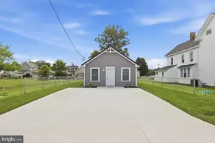 16 S Railroad Ave, Greenwood, DE 19950 - Photo 2