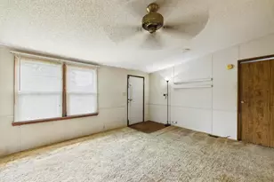 136 Gordon Pl, Dover, DE 19901 - Photo 2