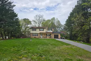 902 Clydesdale Dr, Bear, DE 19701 - Photo 2