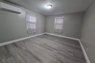 306 Elwood, New Castle, DE 19720 - Photo 4