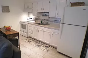 610 W 11th St, New Castle, DE 19720 - Photo 8