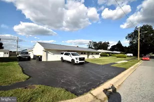 11 Kensington Ln, Newark, DE 19713 - Photo 2