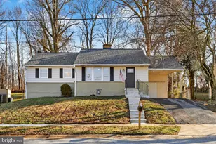 35 Old Manor Rd, Newark, DE 19711 - Photo 1