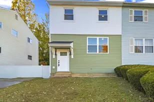 12 Booker Cir, New Castle, DE 19720 - Photo 2