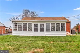 327 Pennewill Dr, New Castle, DE 19720 - Photo 4