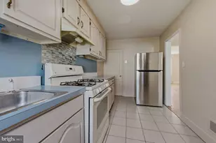 2111 N Locust St, Wilmington, DE 19802 - Photo 8