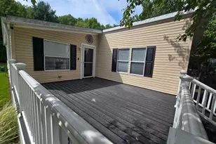 731 N Huckleberry Ave, Bear, DE 19701 - Photo 2