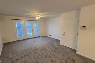 1402 Waters Edge Dr, Newark, DE 19702 - Photo 2