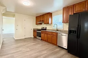 303 Oregon Ave, New Castle, DE 19720 - Photo 8