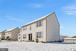 815 Brant Dr, New Castle, DE 19720 - Photo 2