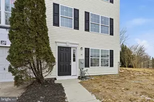 138 Versailles Ct, Newark, DE 19702 - Photo 2