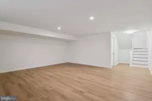 110 Hawk Dr, Newark, DE 19702 - Photo 12