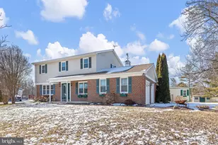 152 W Savannah Dr, Bear, DE 19701 - Photo 2