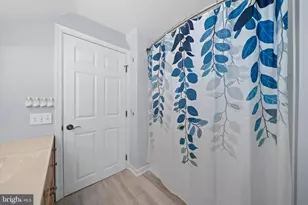 37 W Salisbury Dr, Wilmington, DE 19809 - Photo 24