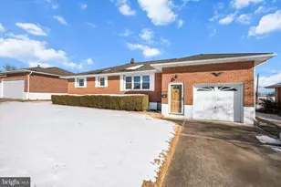 2423 W Parris Dr, Wilmington, DE 19808 - Photo 2