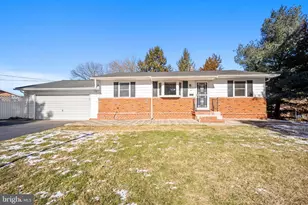 2 Hodgkins Pl, New Castle, DE 19720 - Photo 1