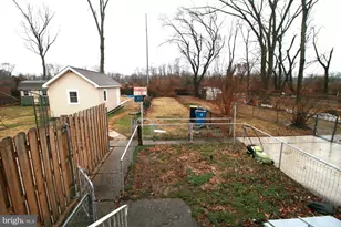 916 Dover Ave, Elsmere, DE 19805 - Photo 4