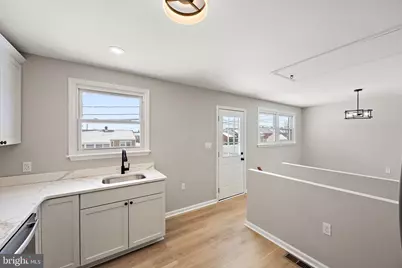 318 S Dupont Road, Newport, DE 19804 - Photo 10