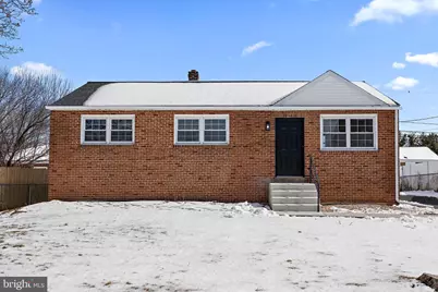 318 S Dupont Road, Newport, DE 19804 - Photo 2